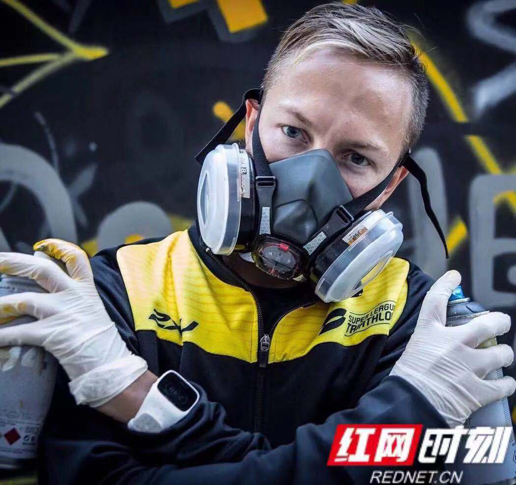 关于突尼斯铁人三项选手领先！目标冠军的信息